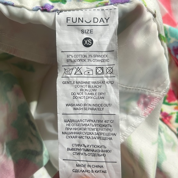 Hi, selling this magnificent skirt in size XS. - Picture 5 of 5